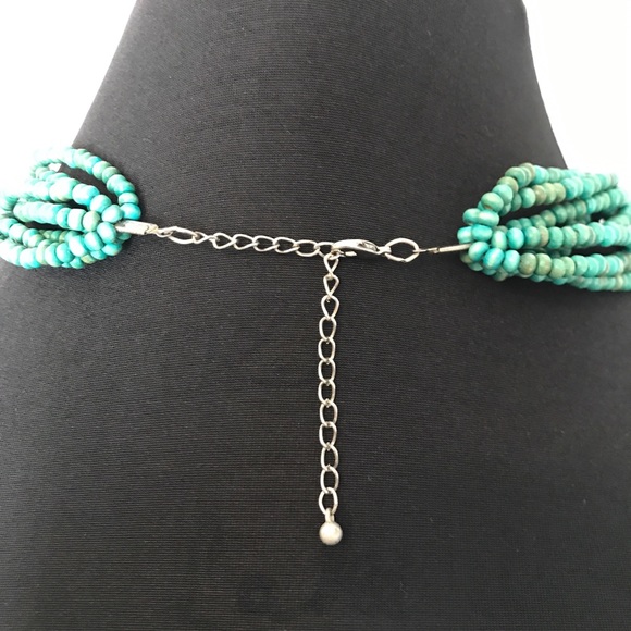 Green beaded multi strand necklace - Picture 5 of 8
